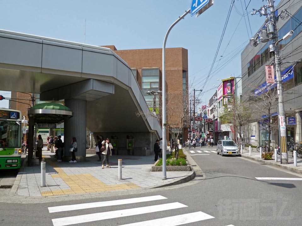 阪急高槻市駅北口前