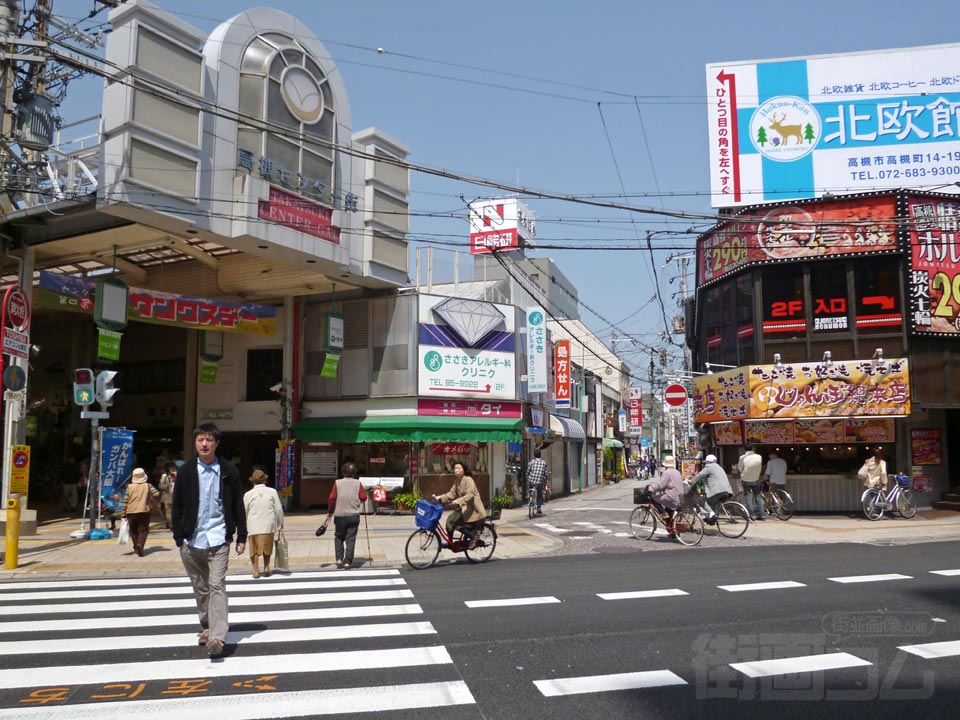 高槻センター街アーケード入口