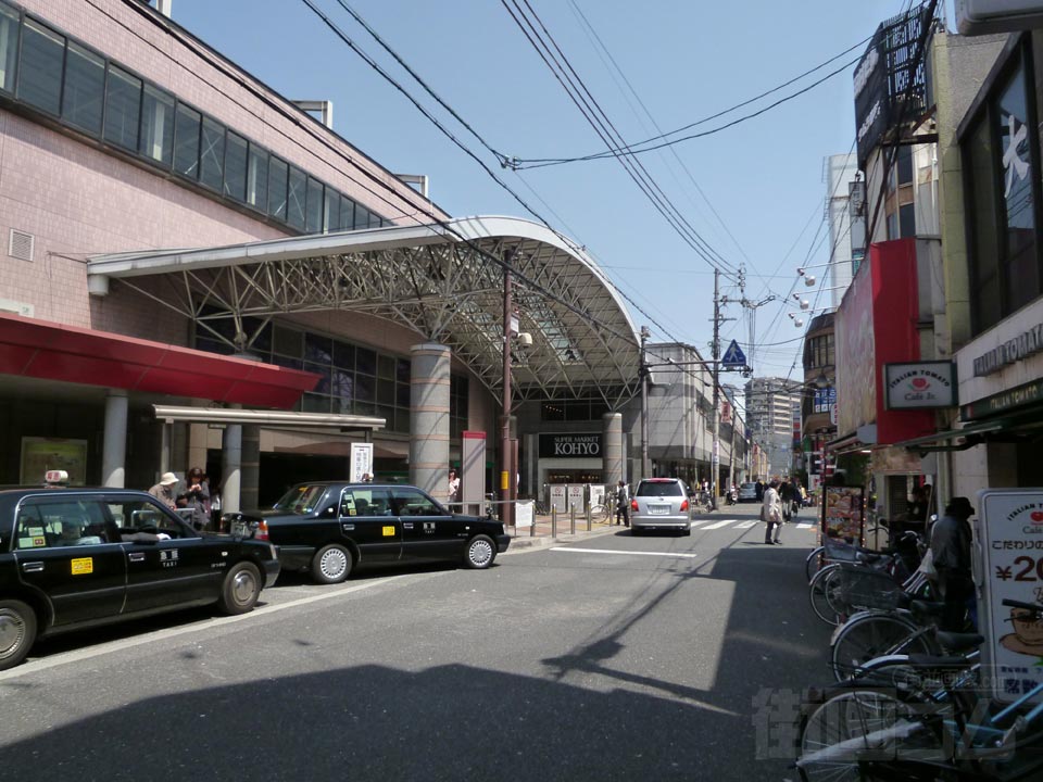 阪急高槻市駅南口前