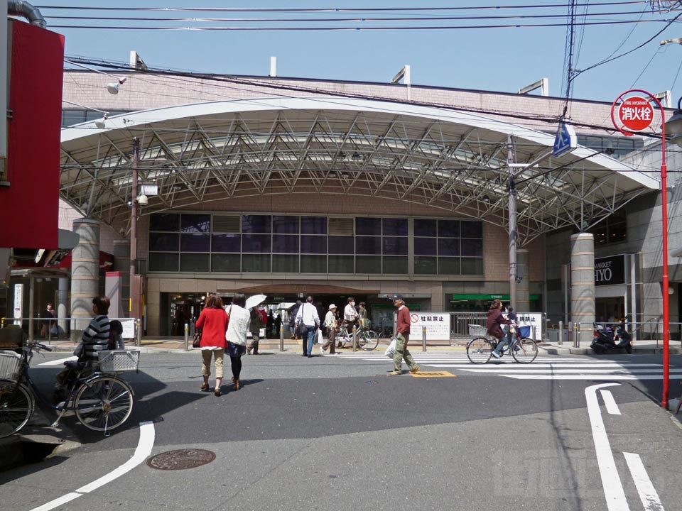 阪急高槻市駅南口前