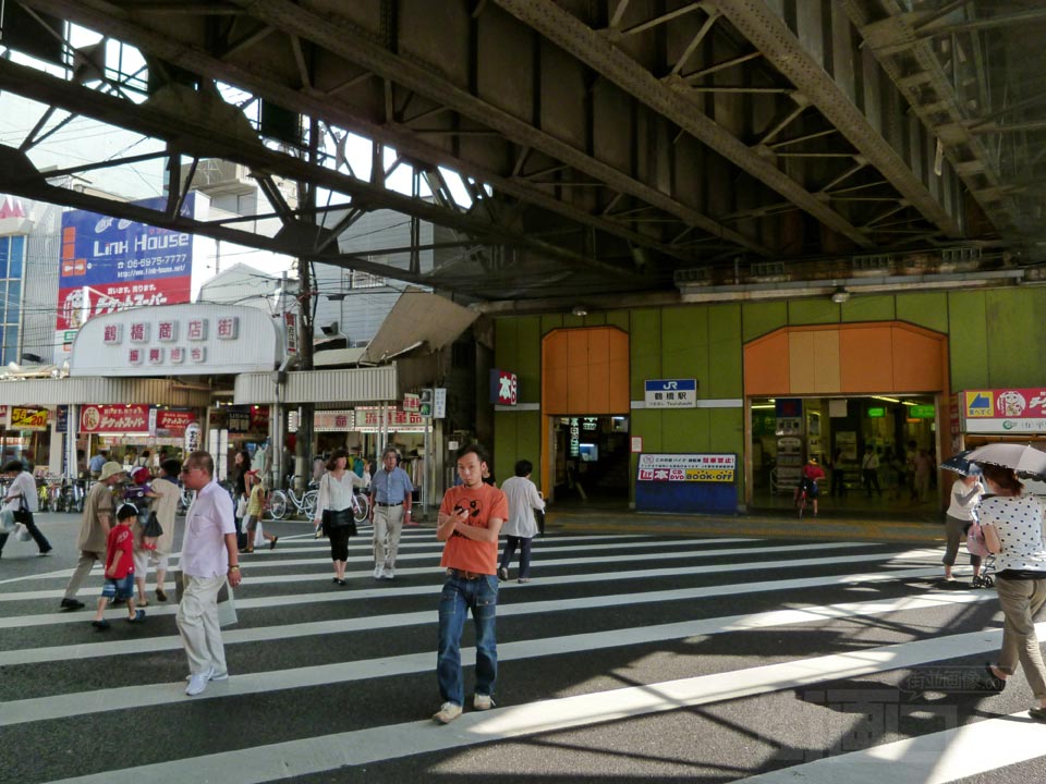 JR鶴橋駅中央口前写真画像