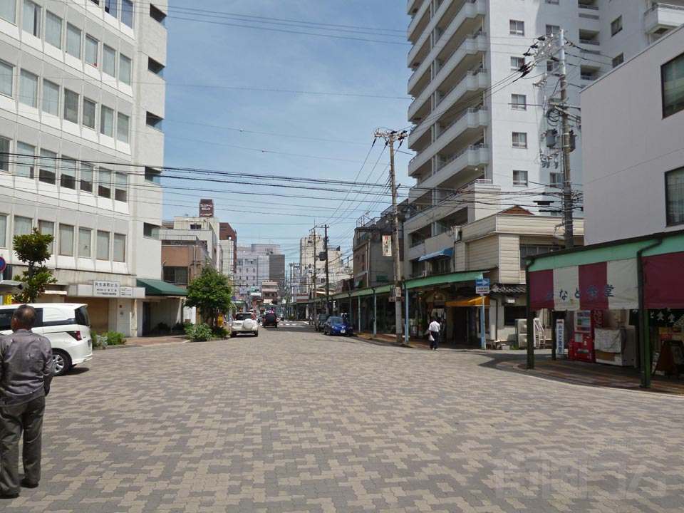 淡路ジェノバライン明石港前写真画像