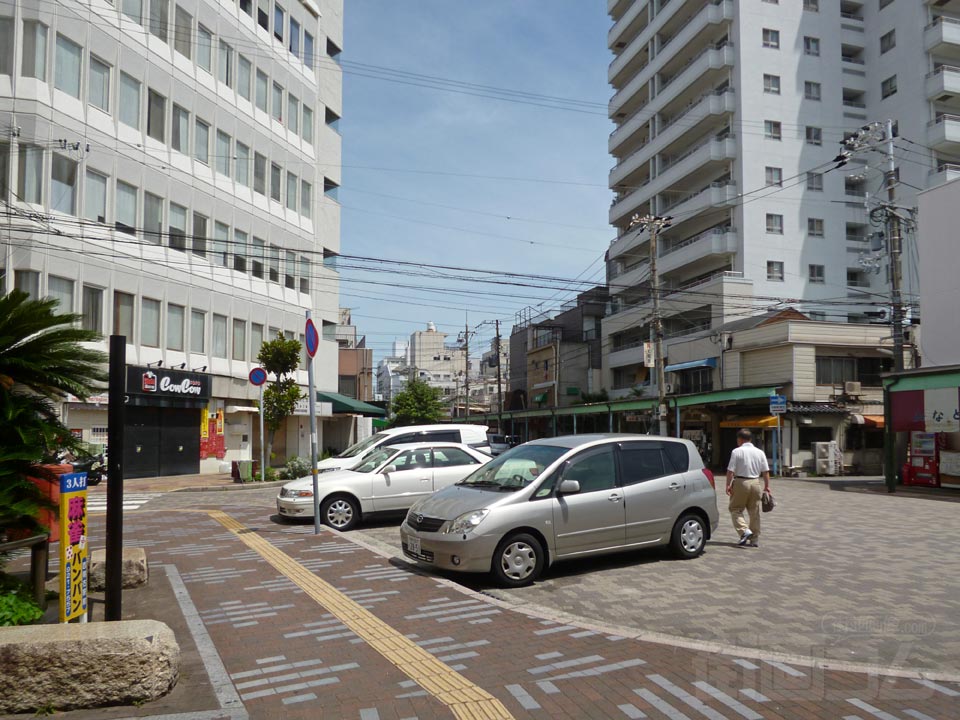 淡路ジェノバライン明石港前写真画像