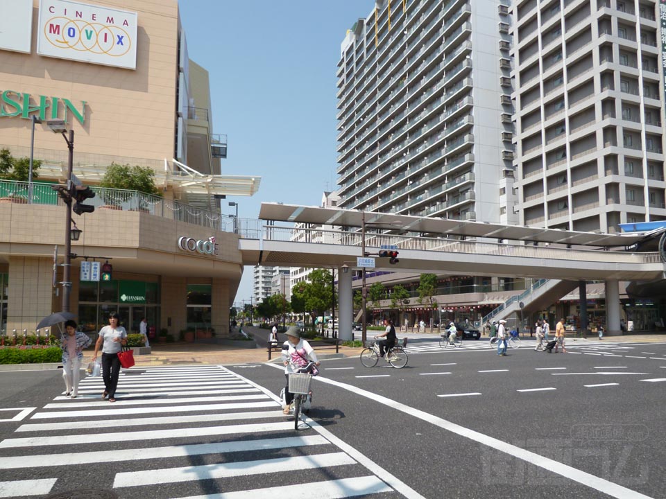 JR尼崎駅北交差点