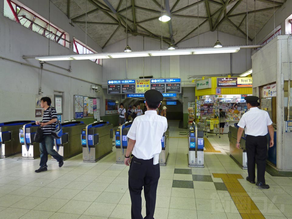 阪神甲子園駅西口