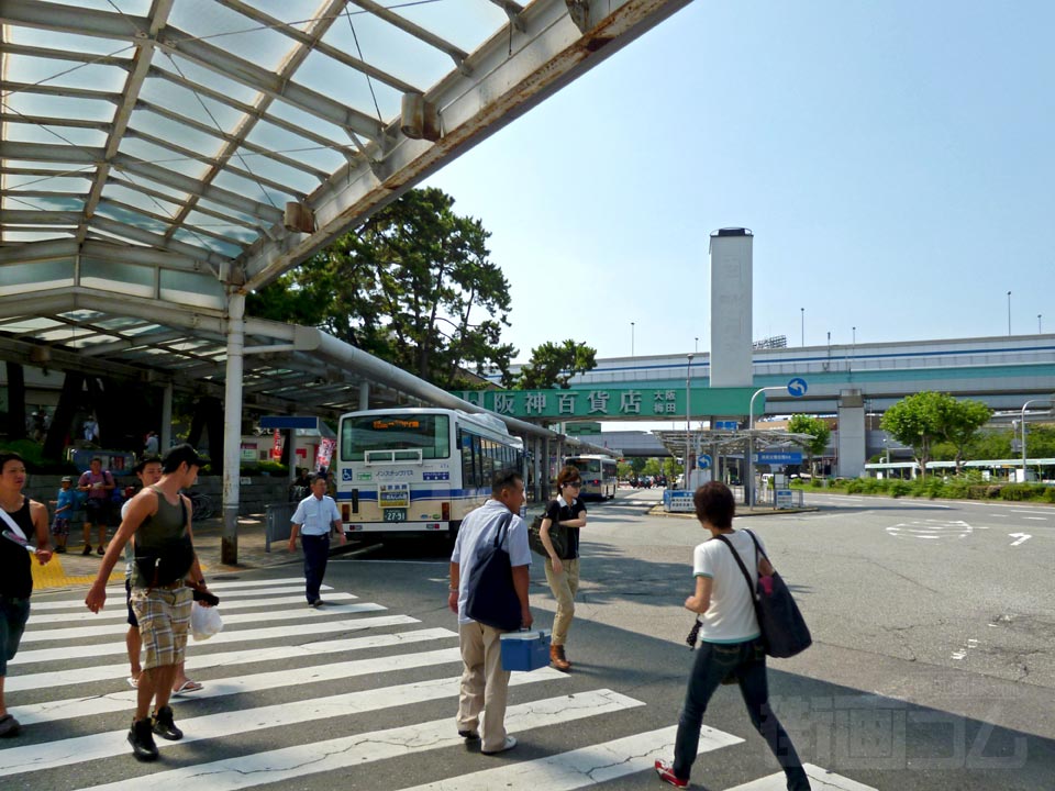阪神甲子園駅東口前