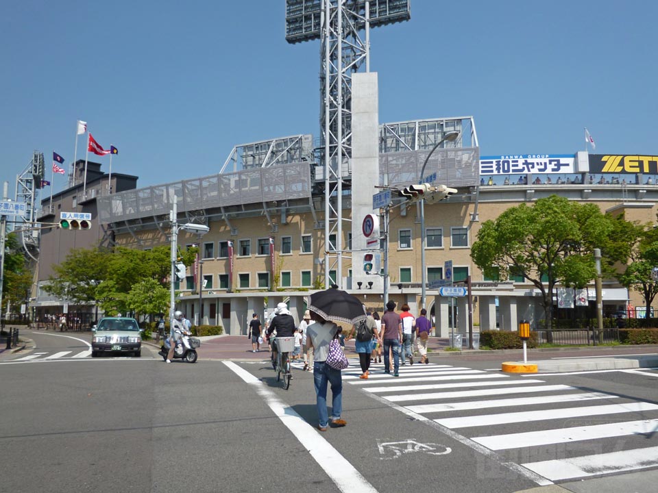 甲子園八番町交差点