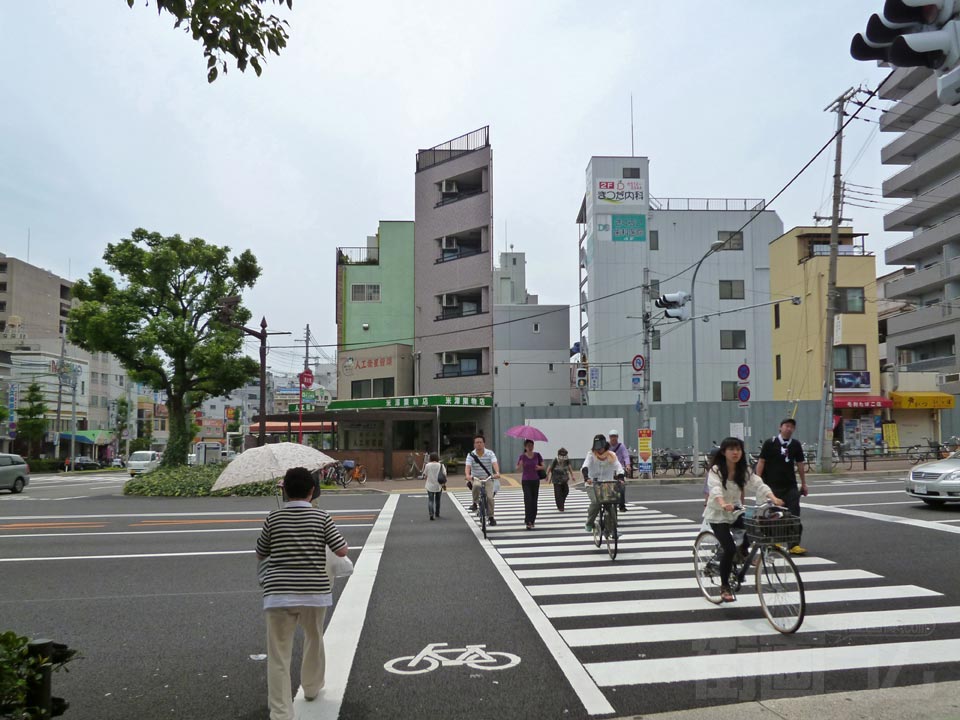 神戸電鉄湊川駅・神戸市営地下鉄湊川公園駅前