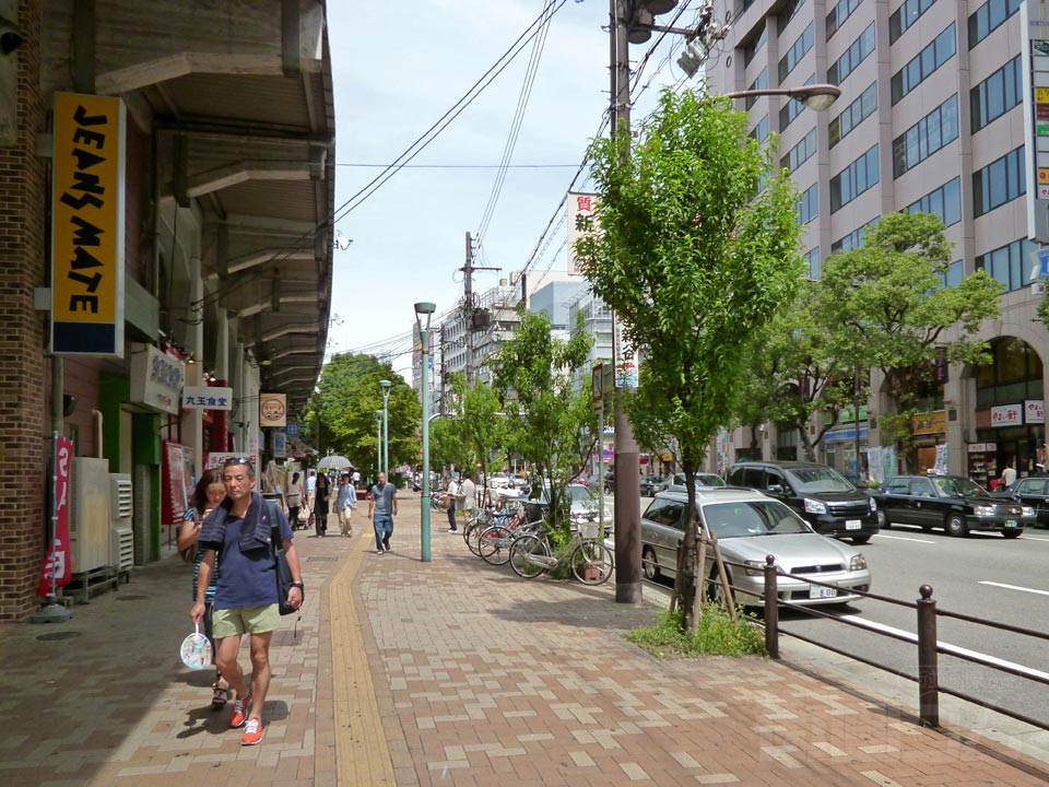 JR・阪神元町駅前