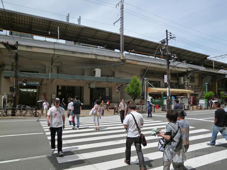 JR・阪神元町駅前