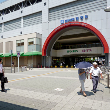兵庫県西宮市西宮駅前写真画像