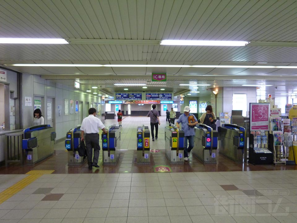 阪神西宮駅改札口
