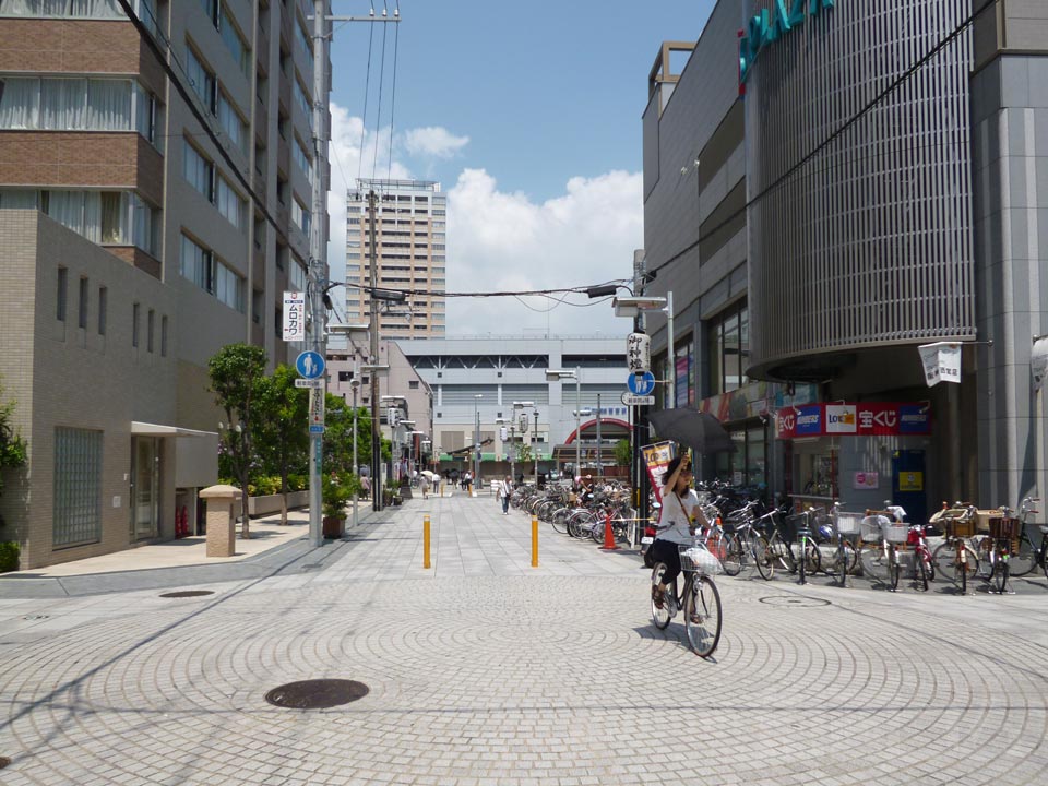 もみじ通り(西宮中央通商店街)