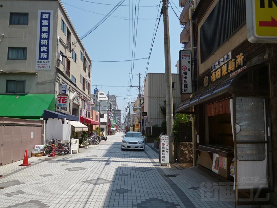 柳通り(西宮中央通商店街)