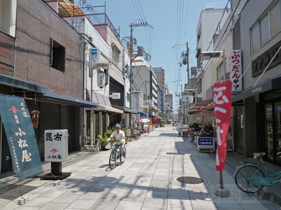 柳通り(西宮中央通商店街)