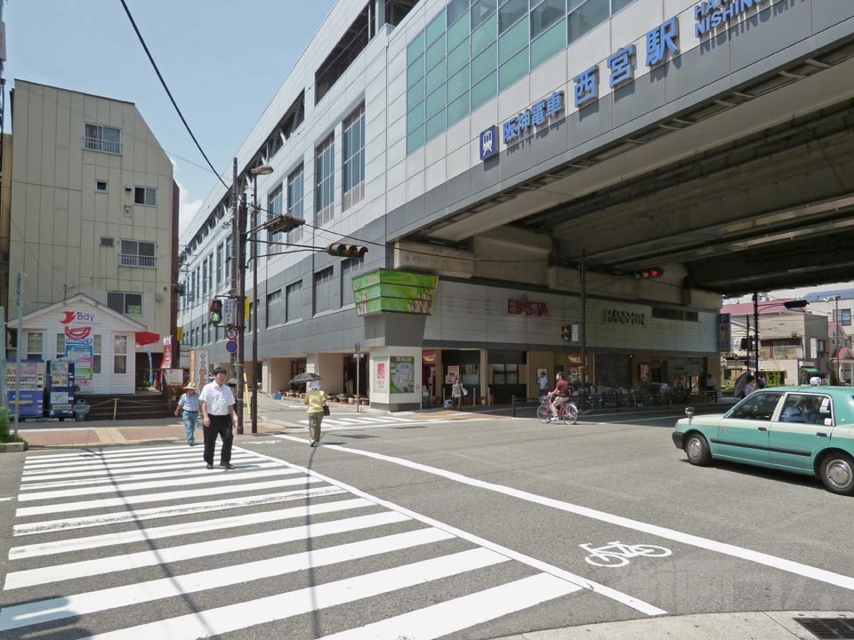 阪神西宮駅東口前