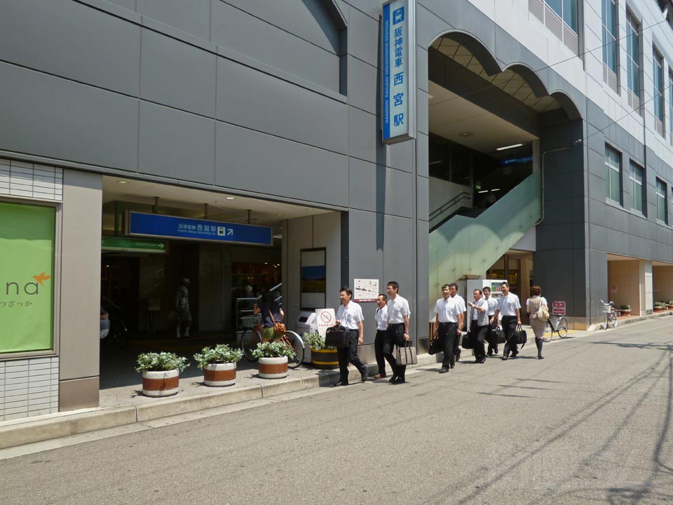 阪神西宮駅東口