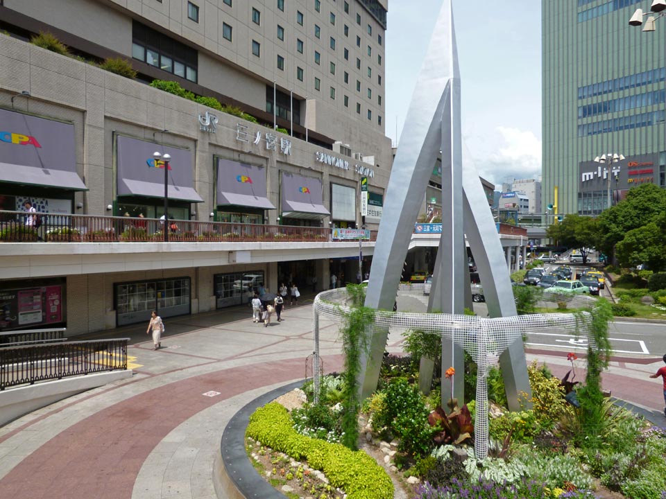 JR三ノ宮駅中央口南側