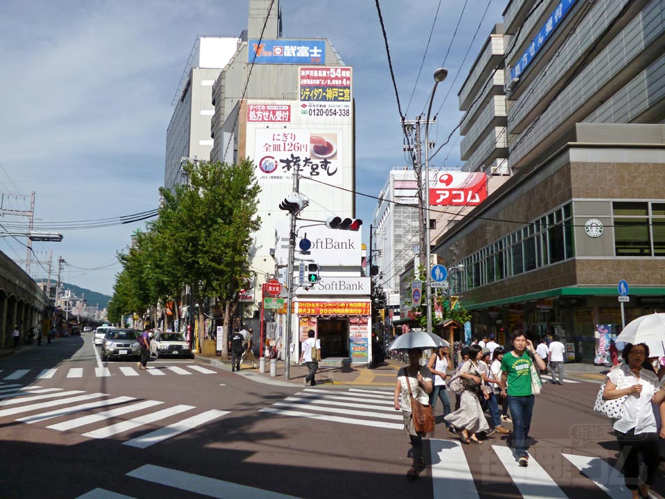 JR三ノ宮駅・ポートライナー三宮駅前