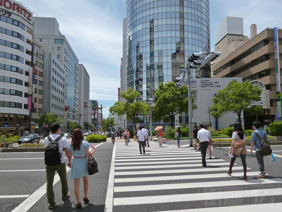 国際会館前交差点