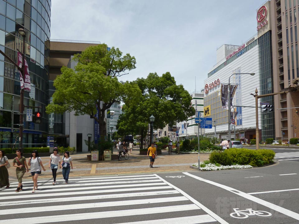 国際会館前交差点