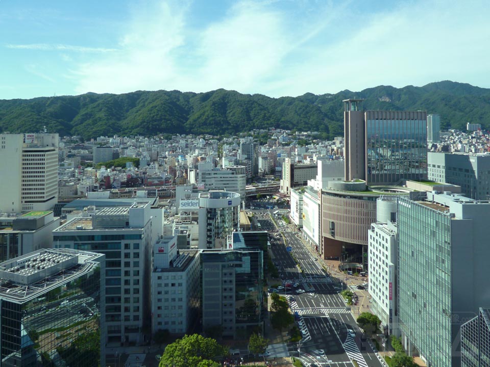 神戸市役所展望ロビーから三宮・三ノ宮駅方面