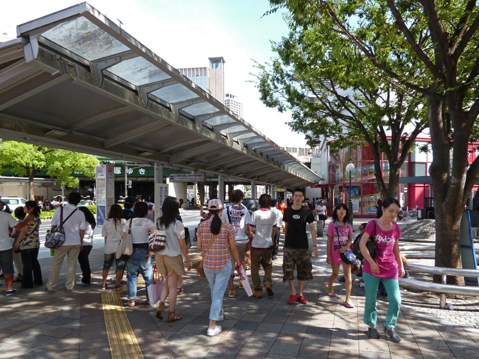 地下鉄三宮駅前バス停