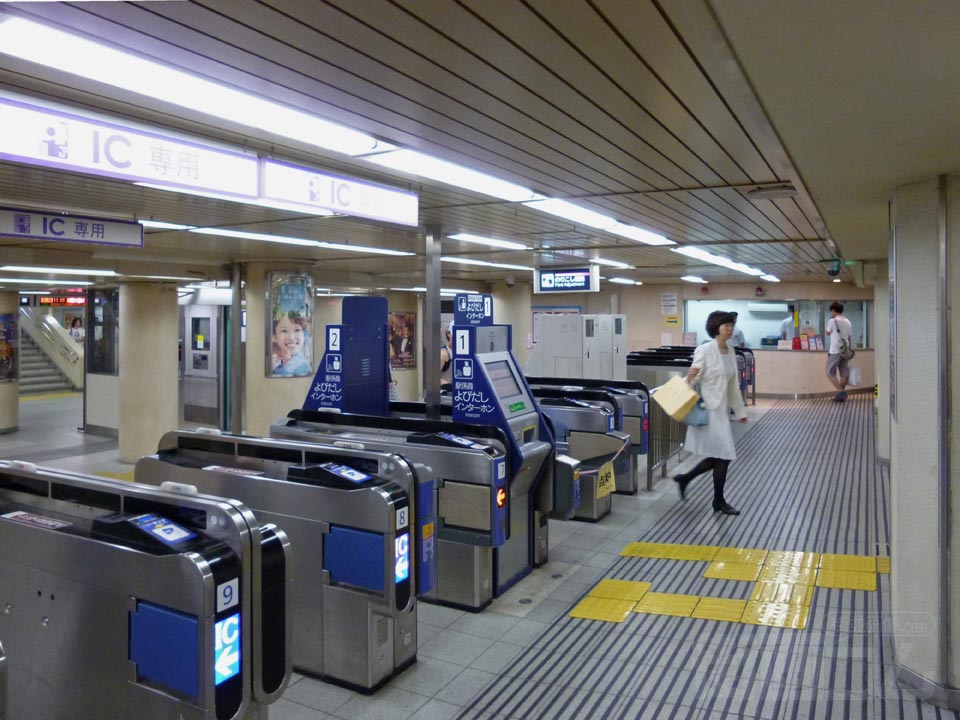 阪急三宮駅改札口