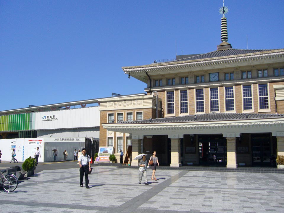 JR奈良駅東口写真画像