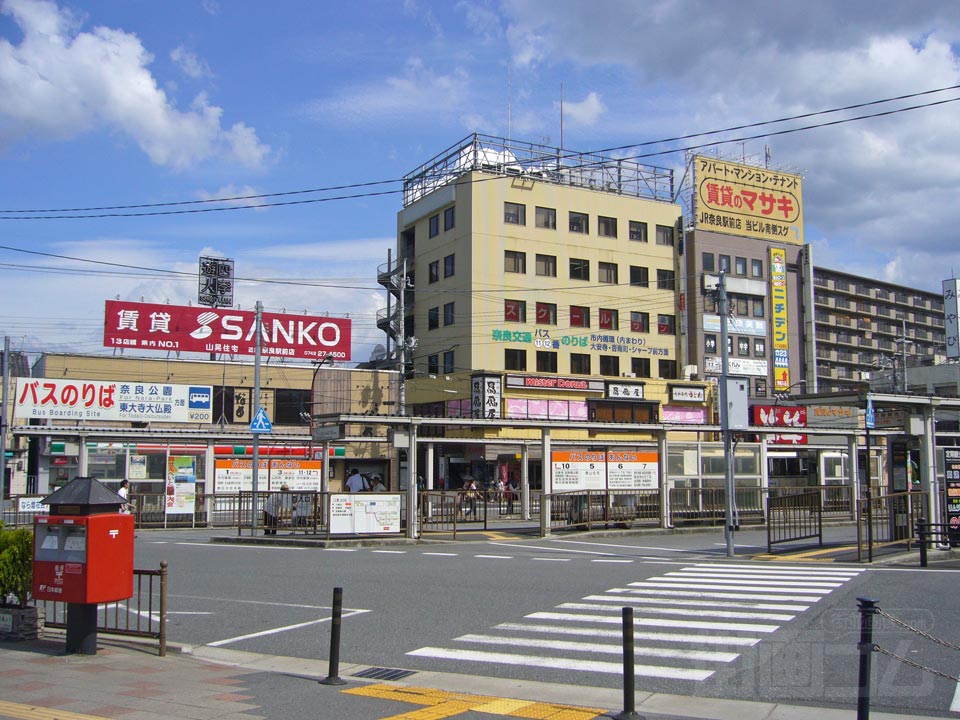 JR奈良駅東口前写真画像