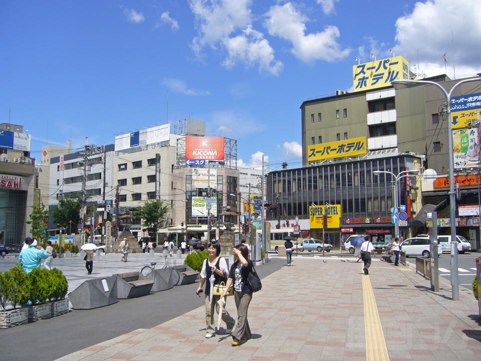 JR奈良駅東口前写真画像