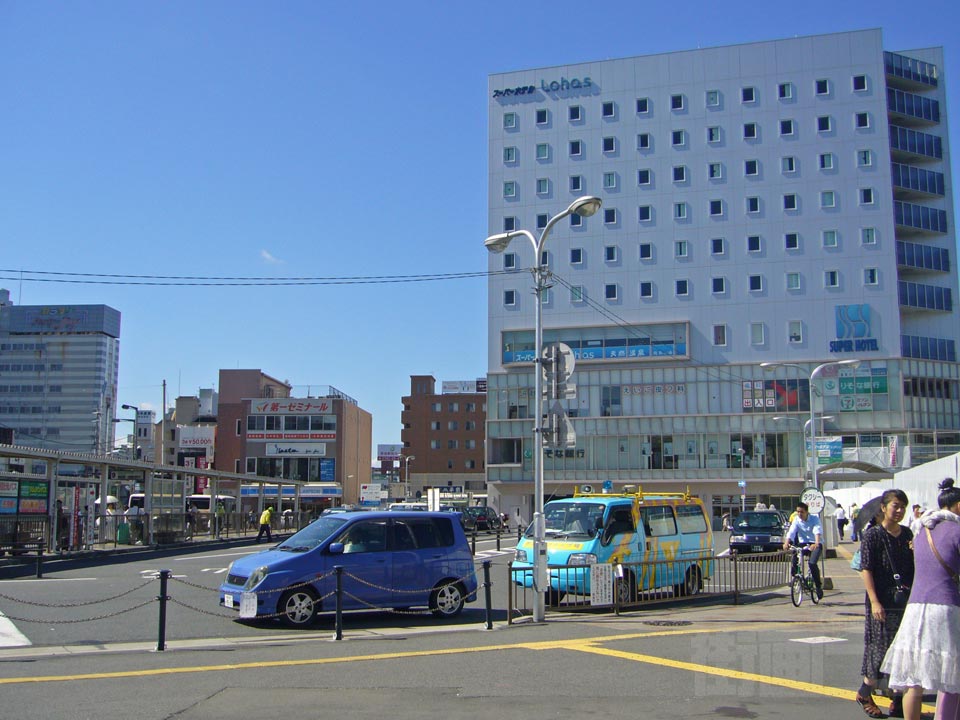 JR奈良駅東口前写真画像