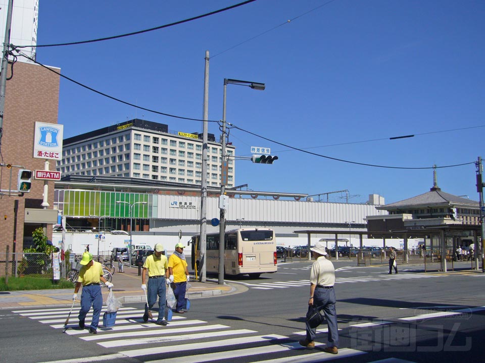 JR奈良駅東口前写真画像
