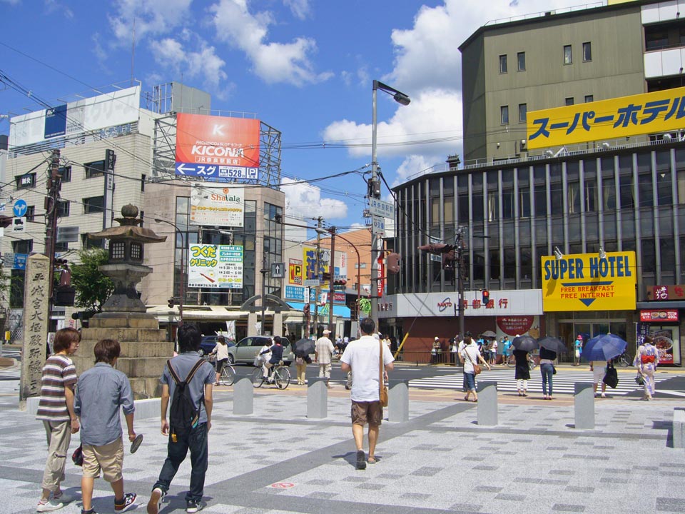 JR奈良駅東口前写真画像