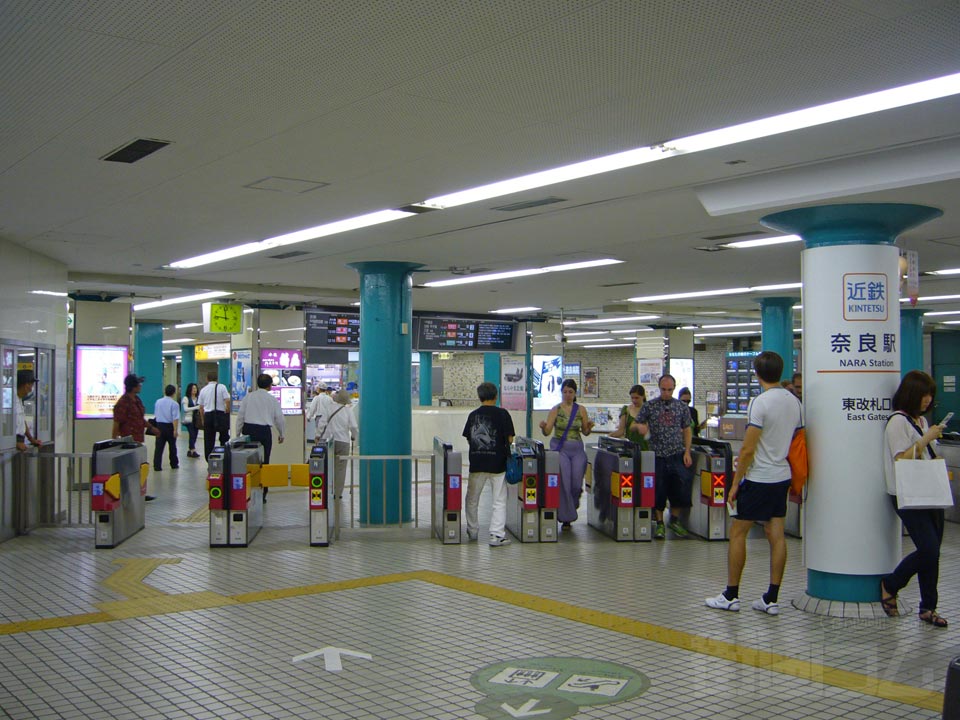 近鉄奈良駅改札口写真画像