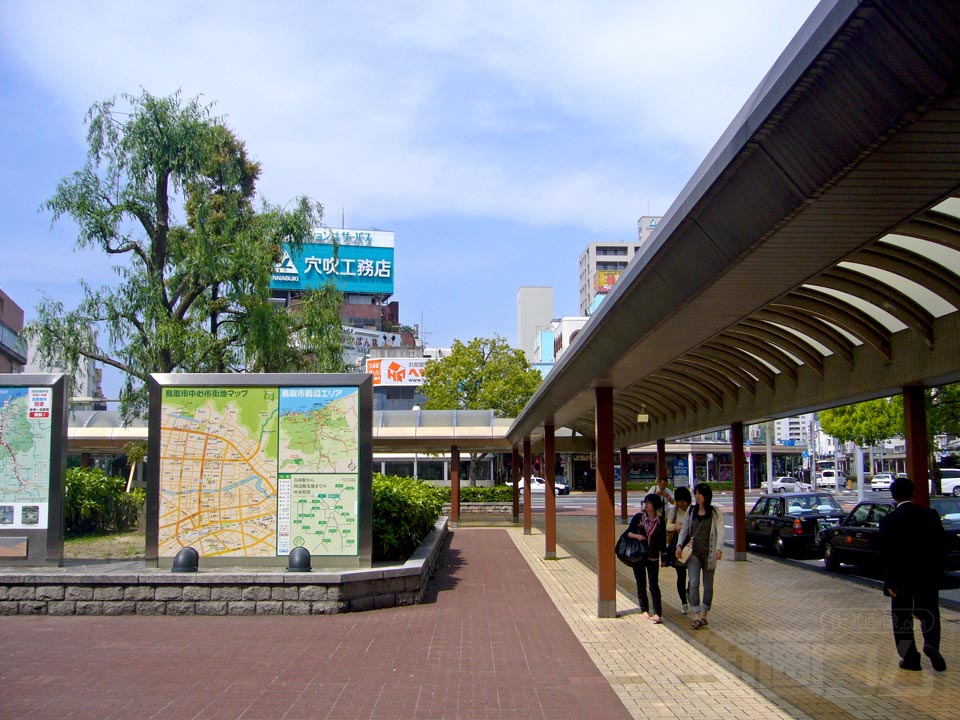 JR鳥取駅北口前