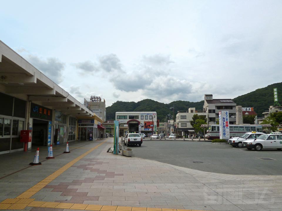 JR笠岡駅前