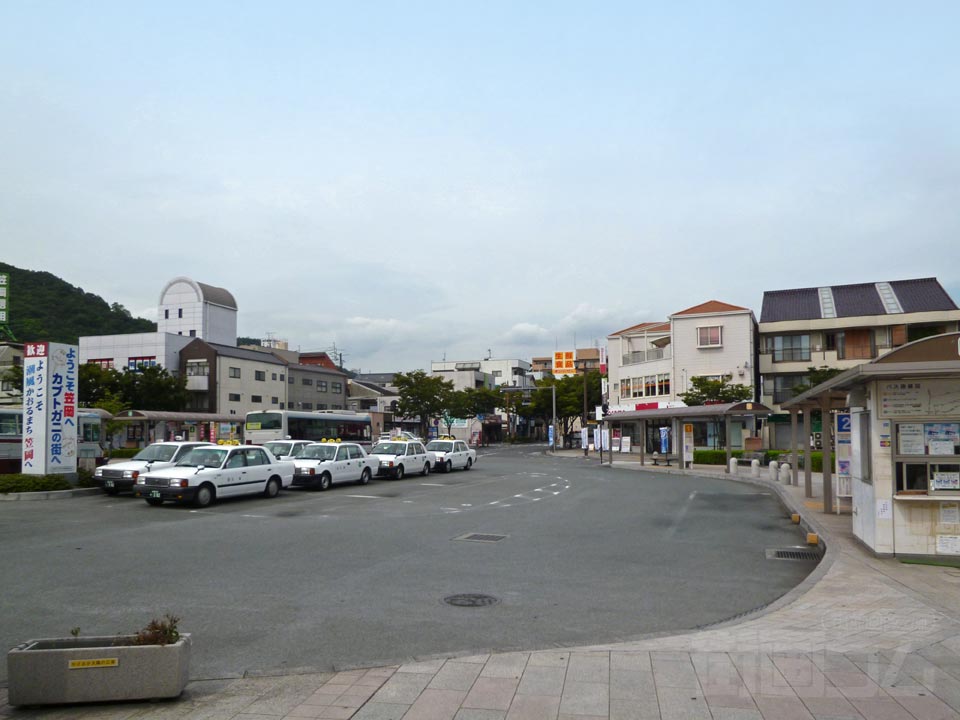 JR笠岡駅前