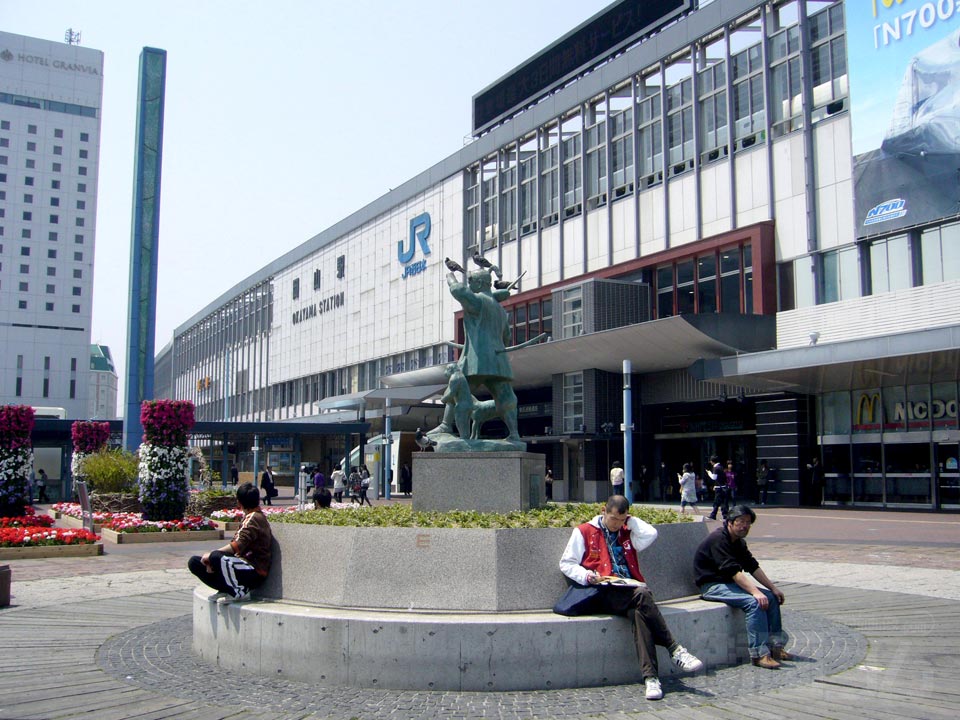 JR岡山駅東口前