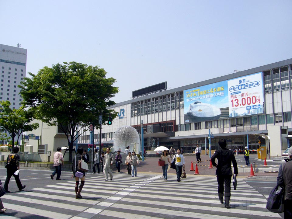JR岡山駅東口前