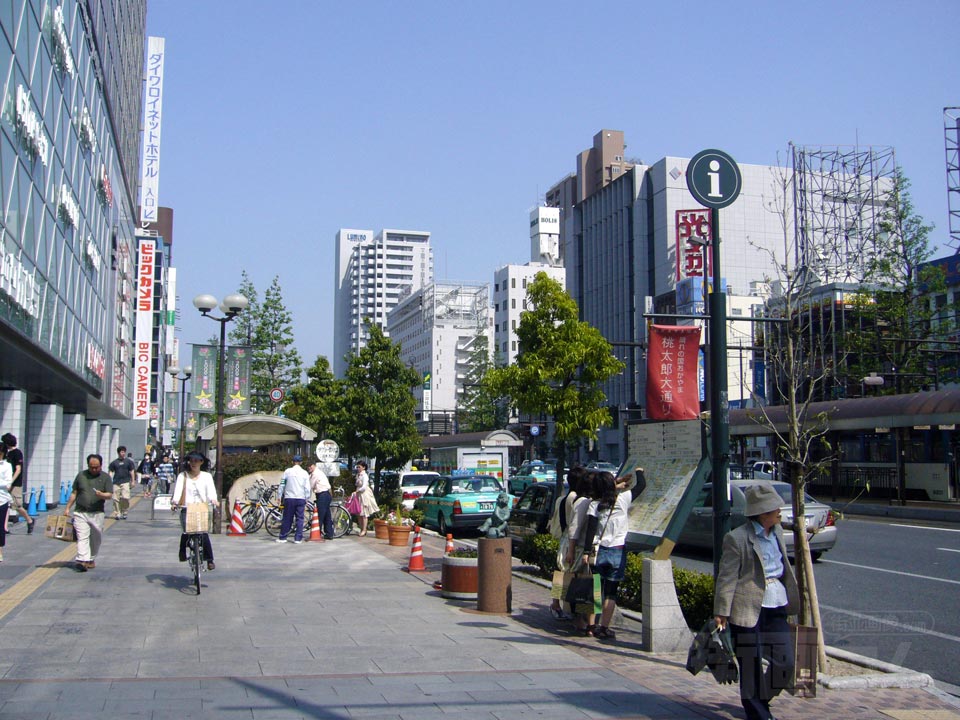 桃太郎大通り