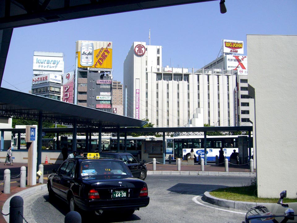 JR岡山駅東口前