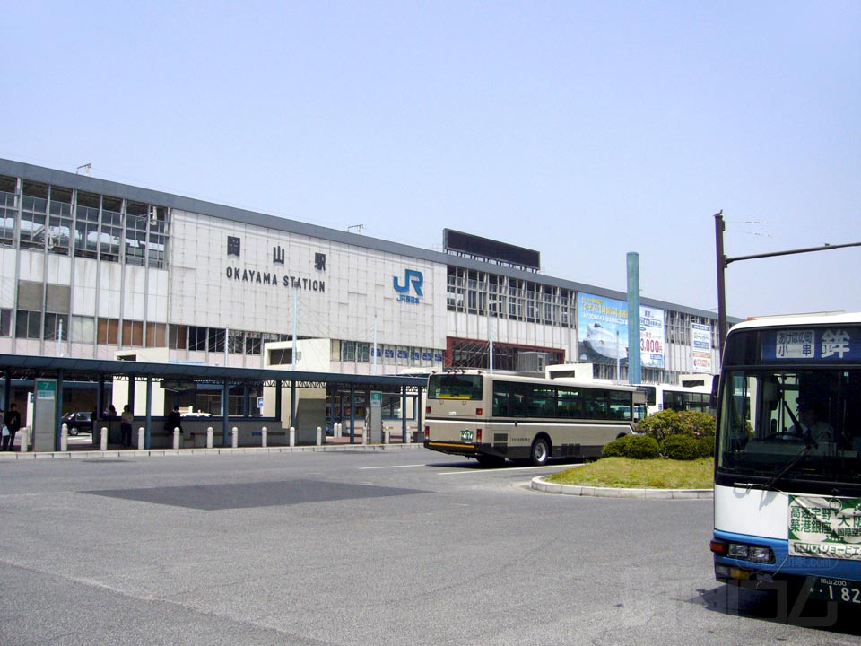 JR岡山駅東口前