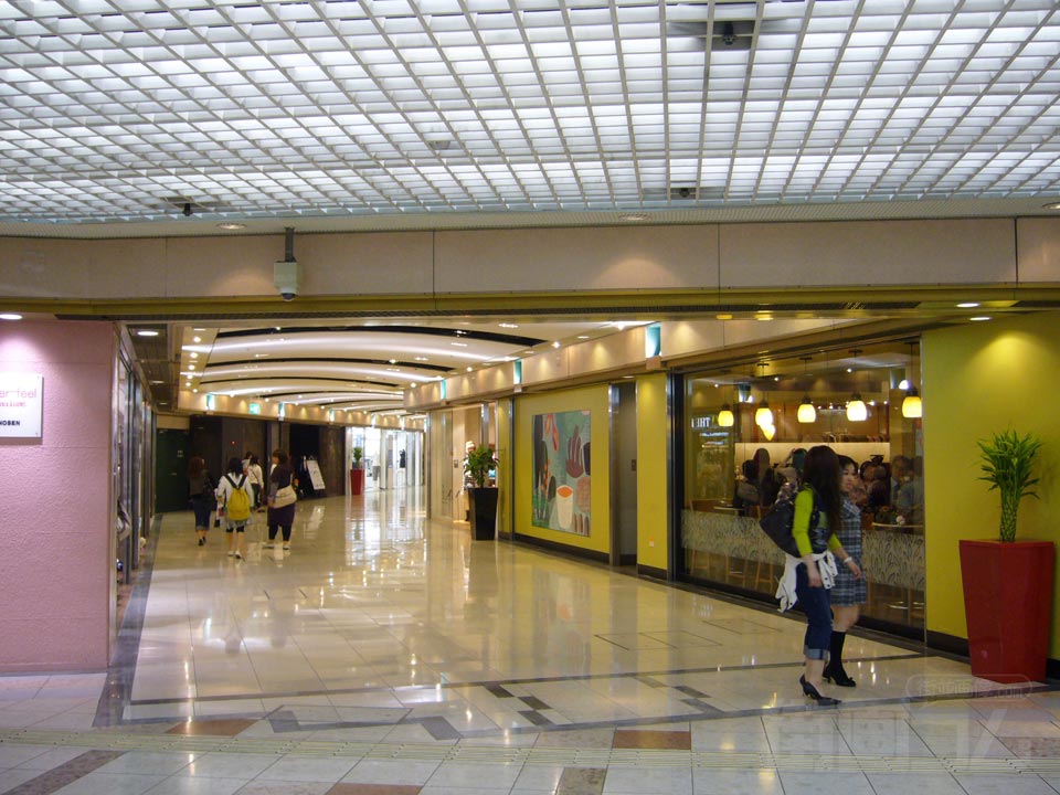 岡山一番街 Orange street