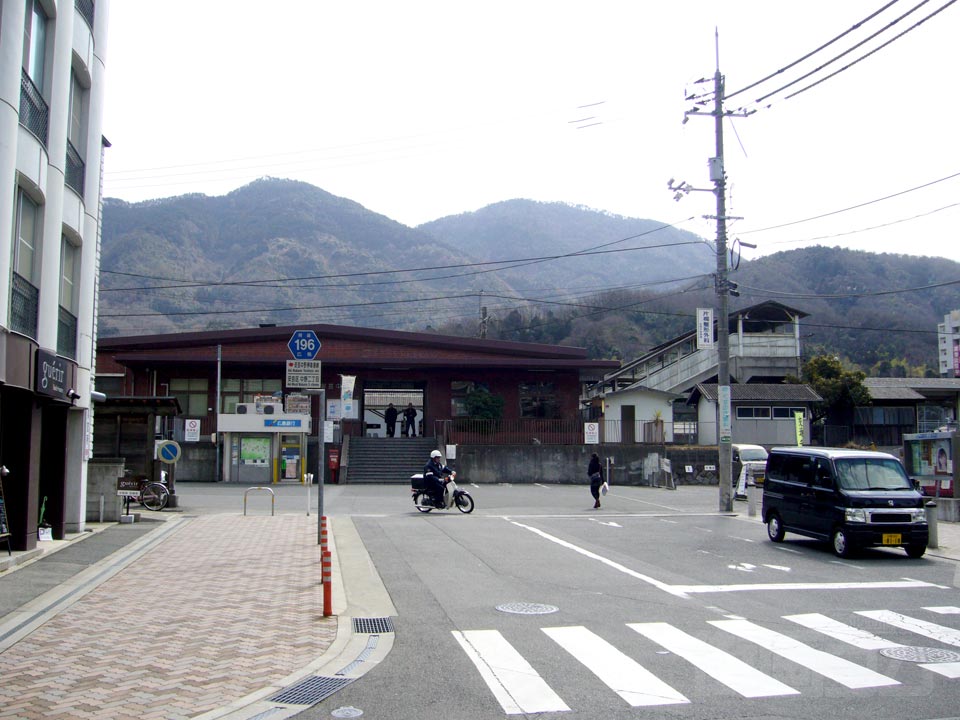 JR安芸中野駅前