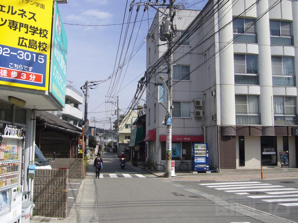 JR安芸中野駅前