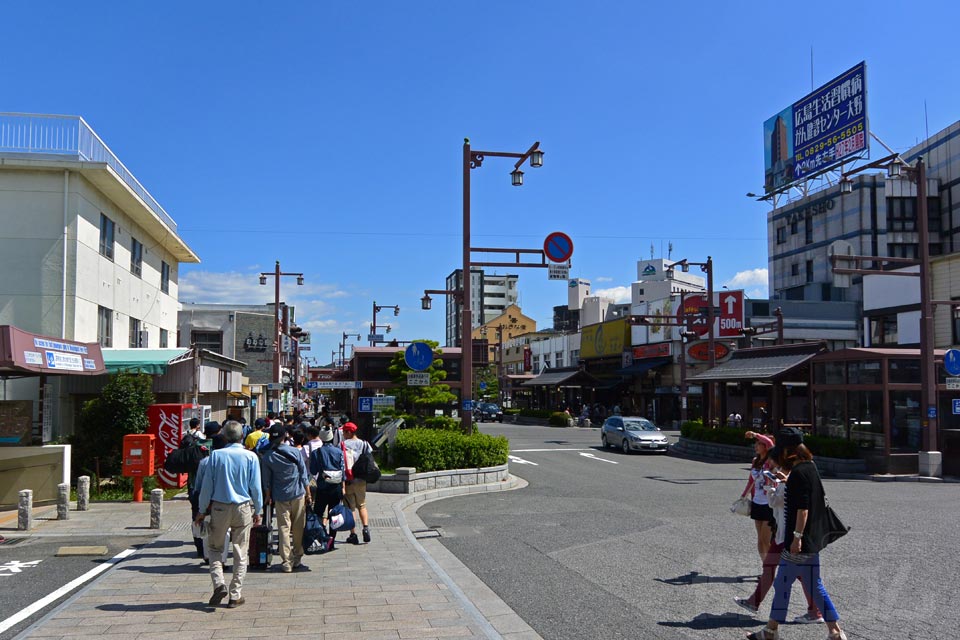 JR宮島口駅前