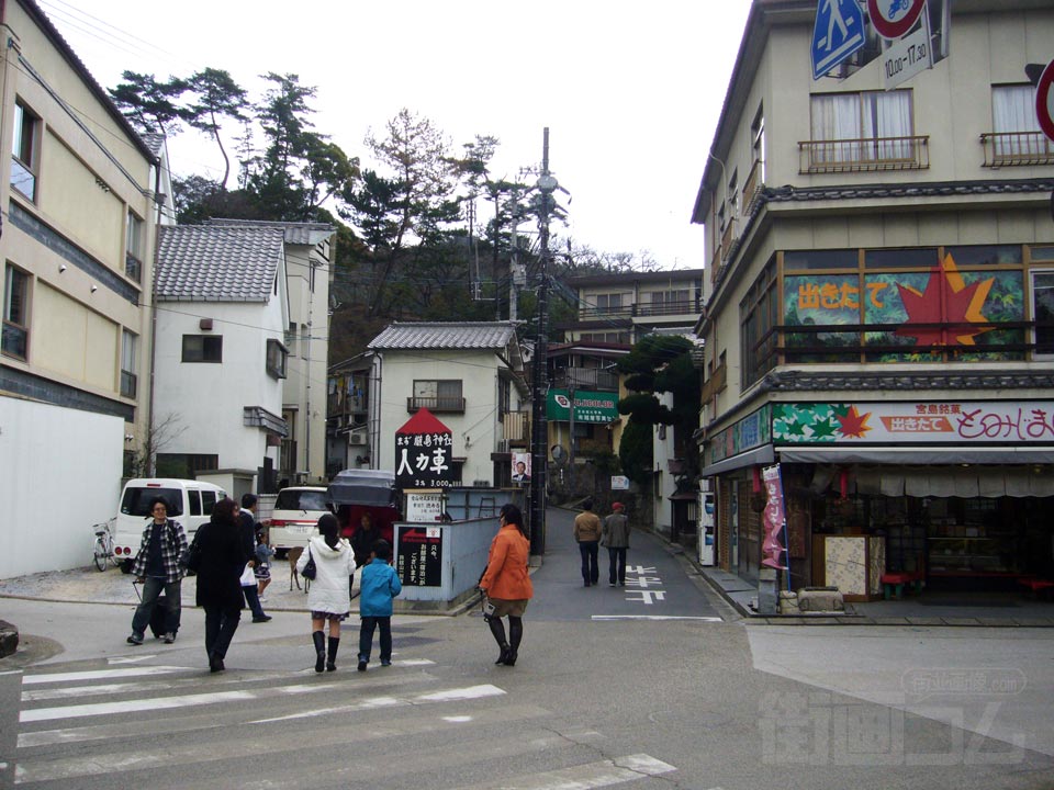 宮島桟橋前