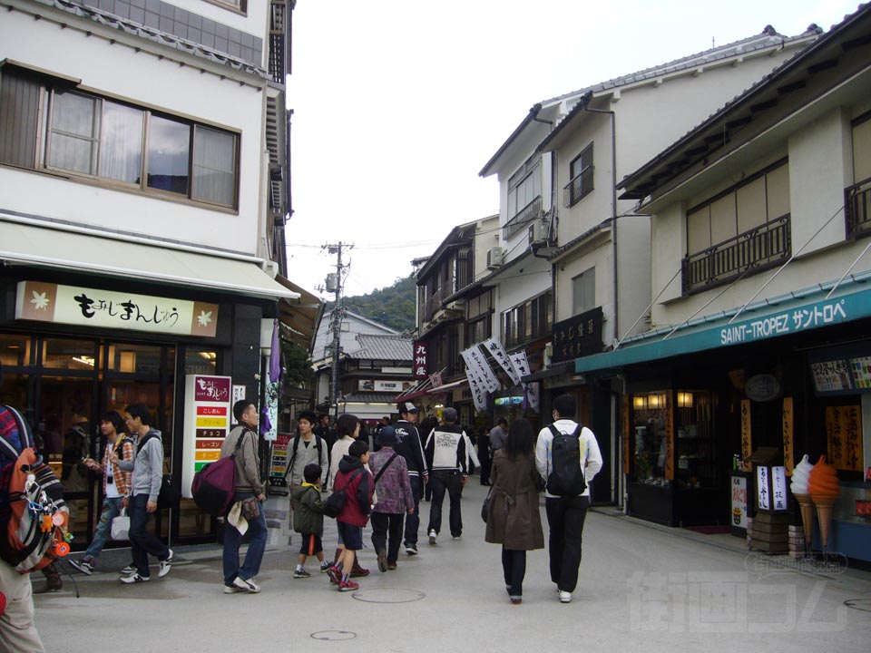 宮島表参道商店街