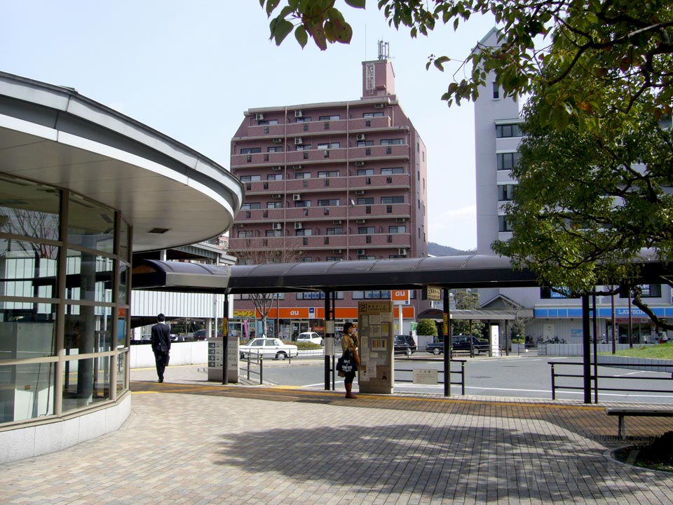 アストラムライン中筋駅
